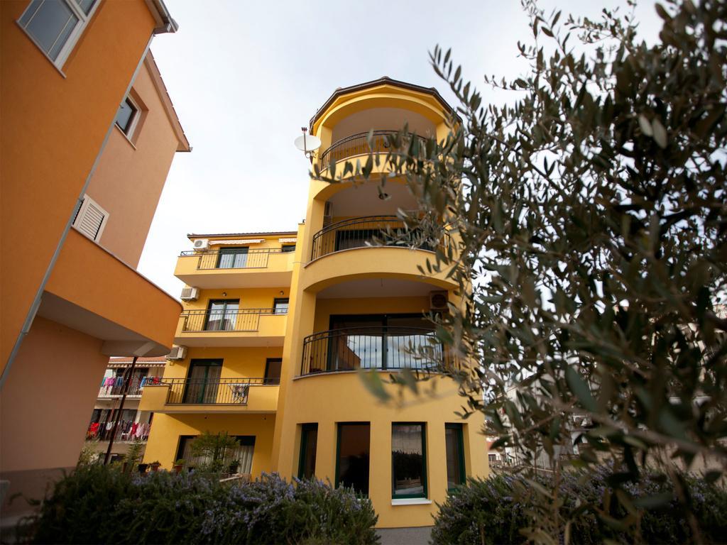 Apartments Roses Stobreč Стая снимка