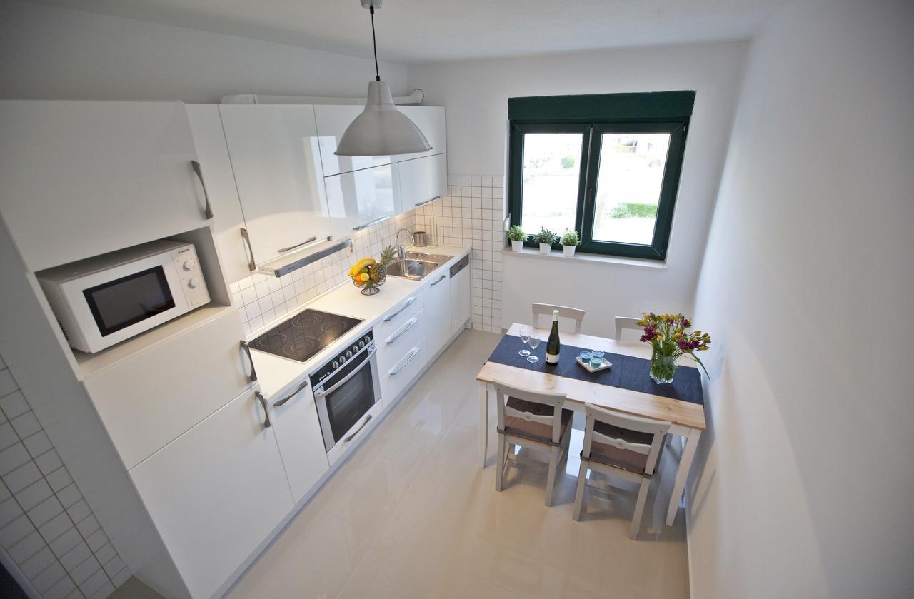 Apartments Roses Stobreč Екстериор снимка