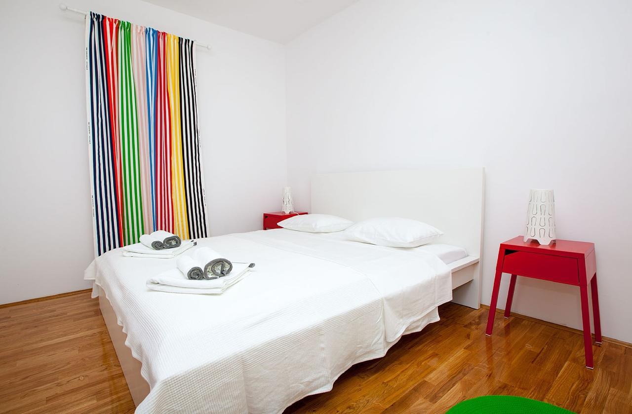 Apartments Roses Stobreč Екстериор снимка