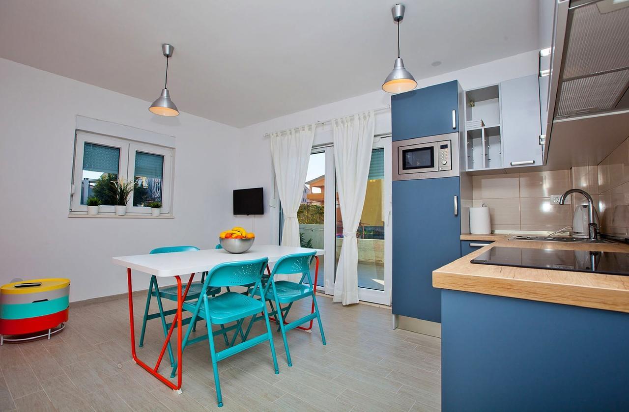 Apartments Roses Stobreč Екстериор снимка