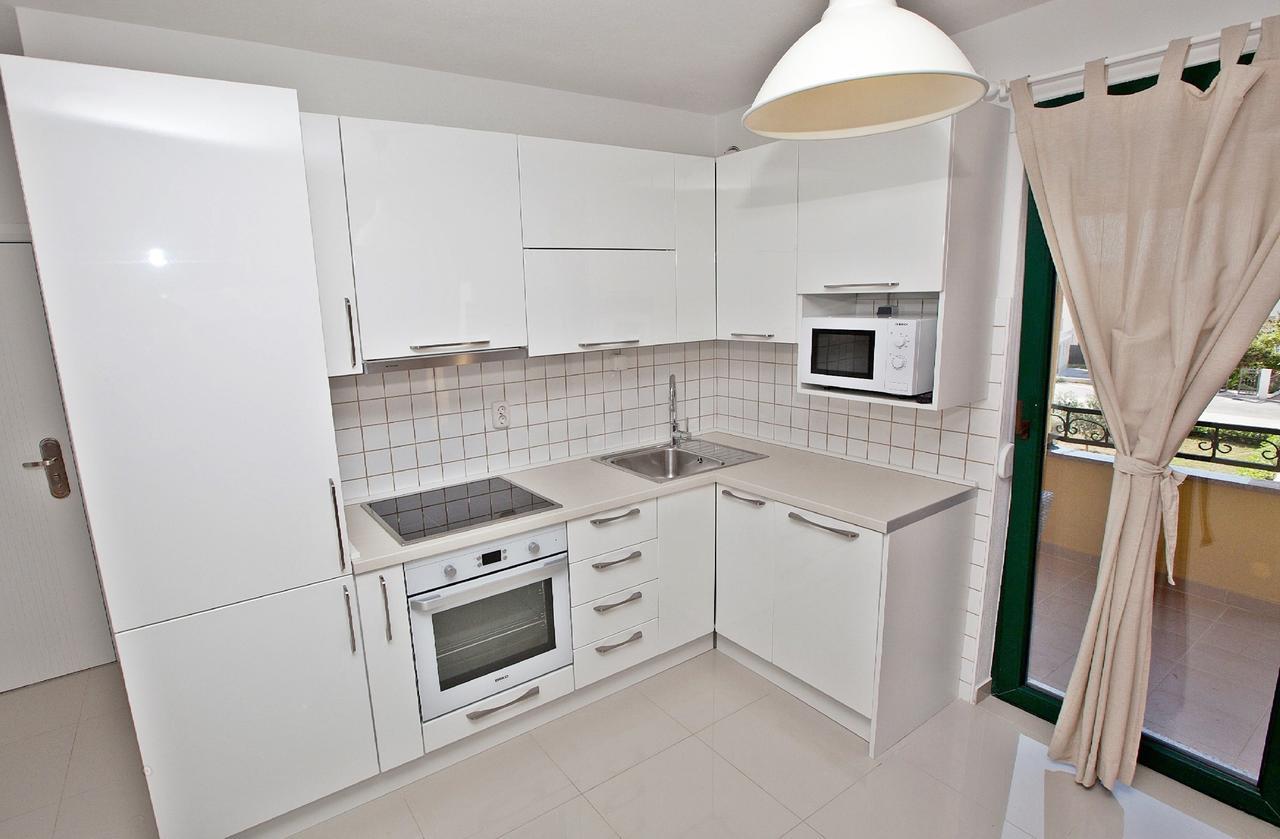 Apartments Roses Stobreč Екстериор снимка