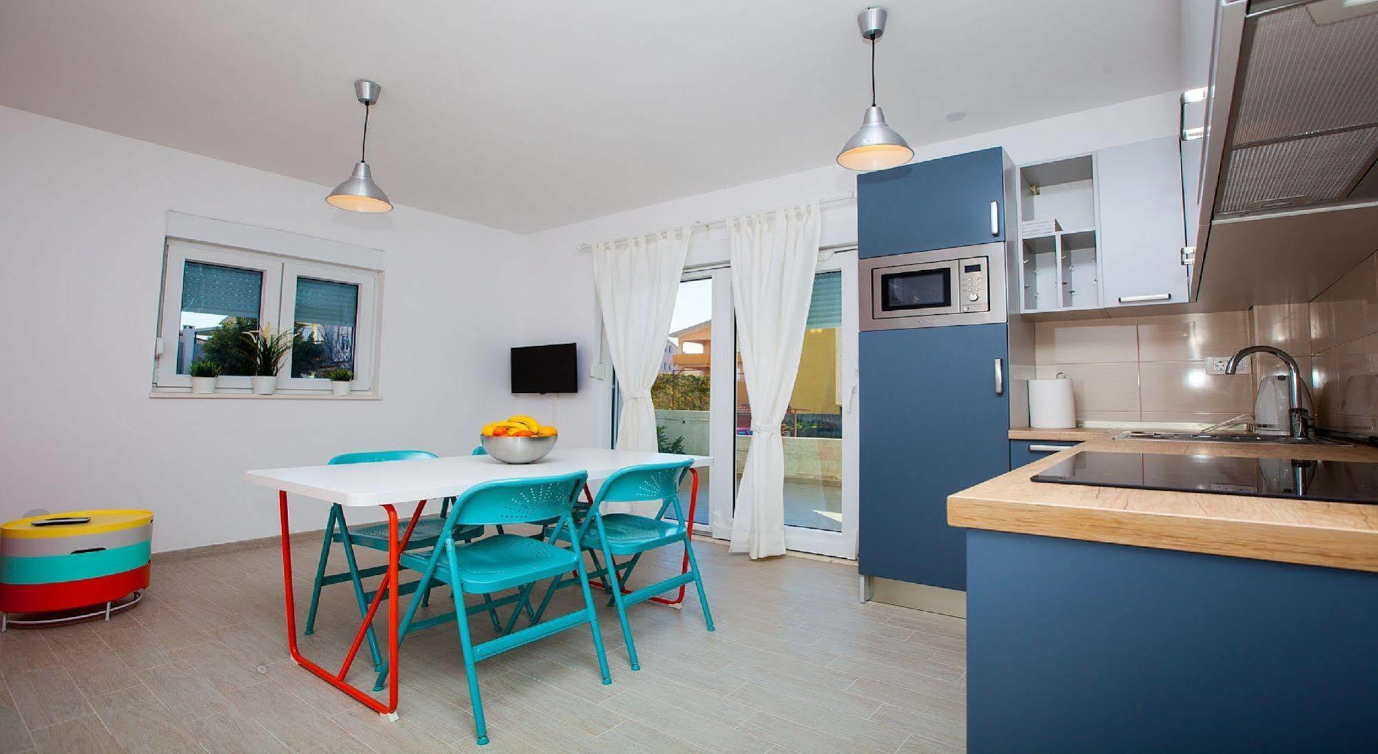 Apartments Roses Stobreč Екстериор снимка