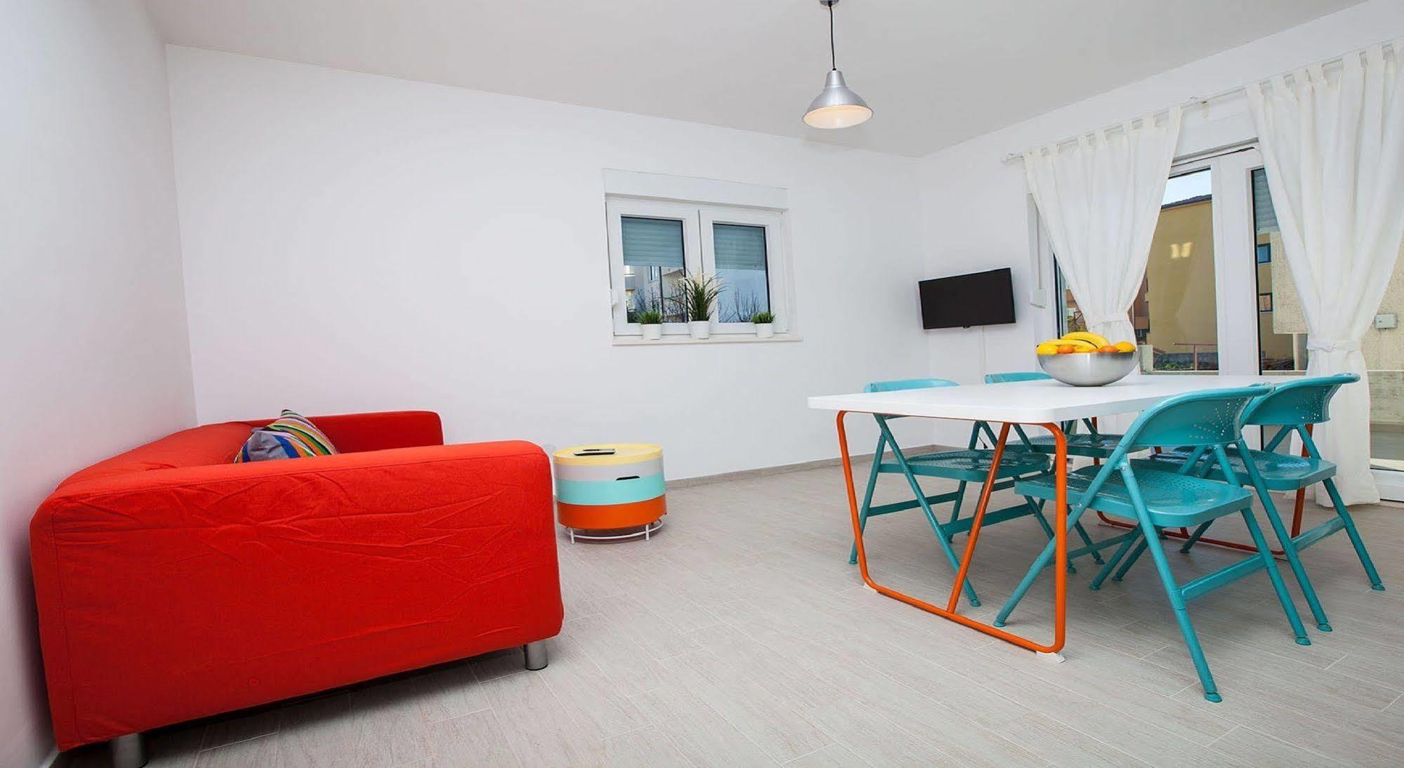 Apartments Roses Stobreč Екстериор снимка