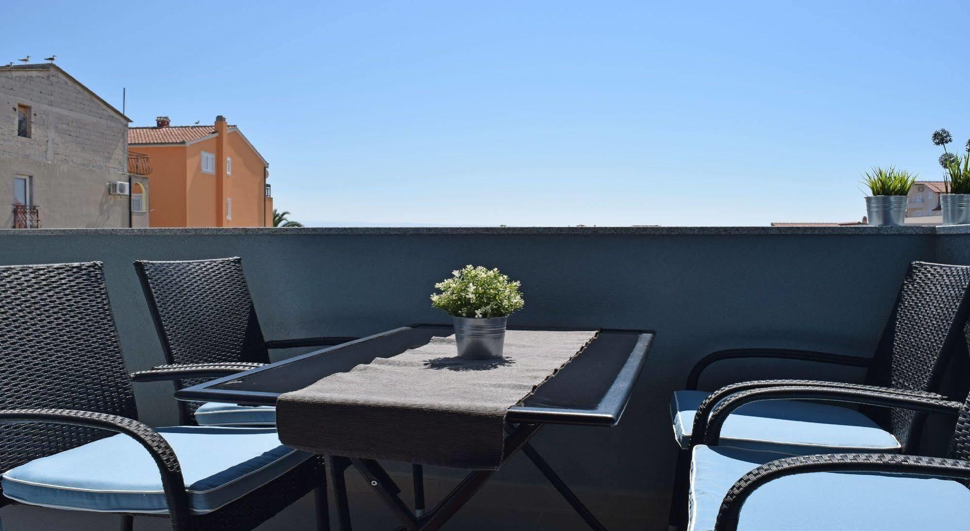 Apartments Roses Stobreč Екстериор снимка