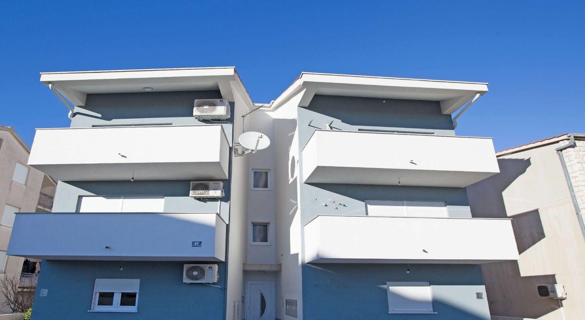Apartments Roses Stobreč Екстериор снимка