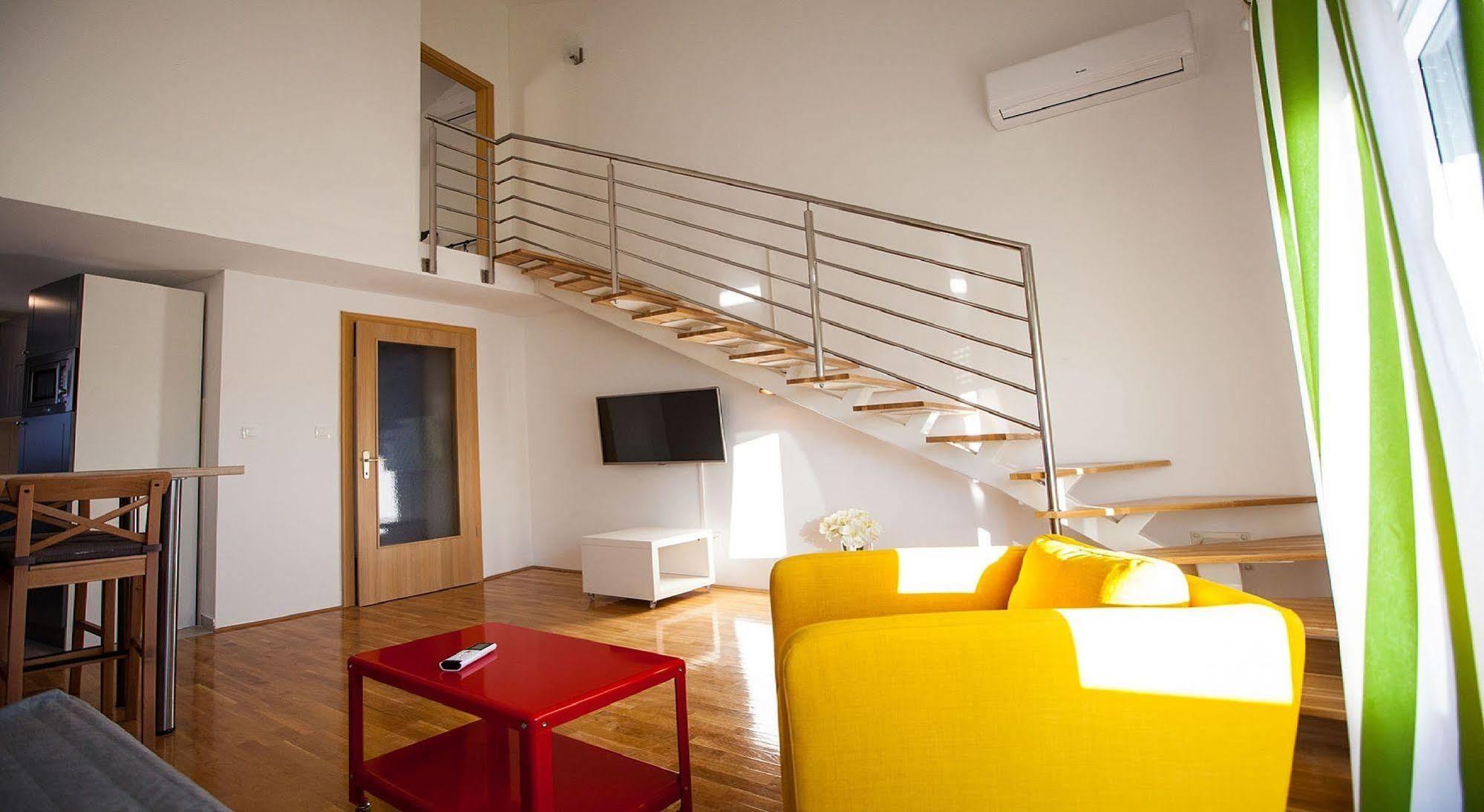 Apartments Roses Stobreč Екстериор снимка