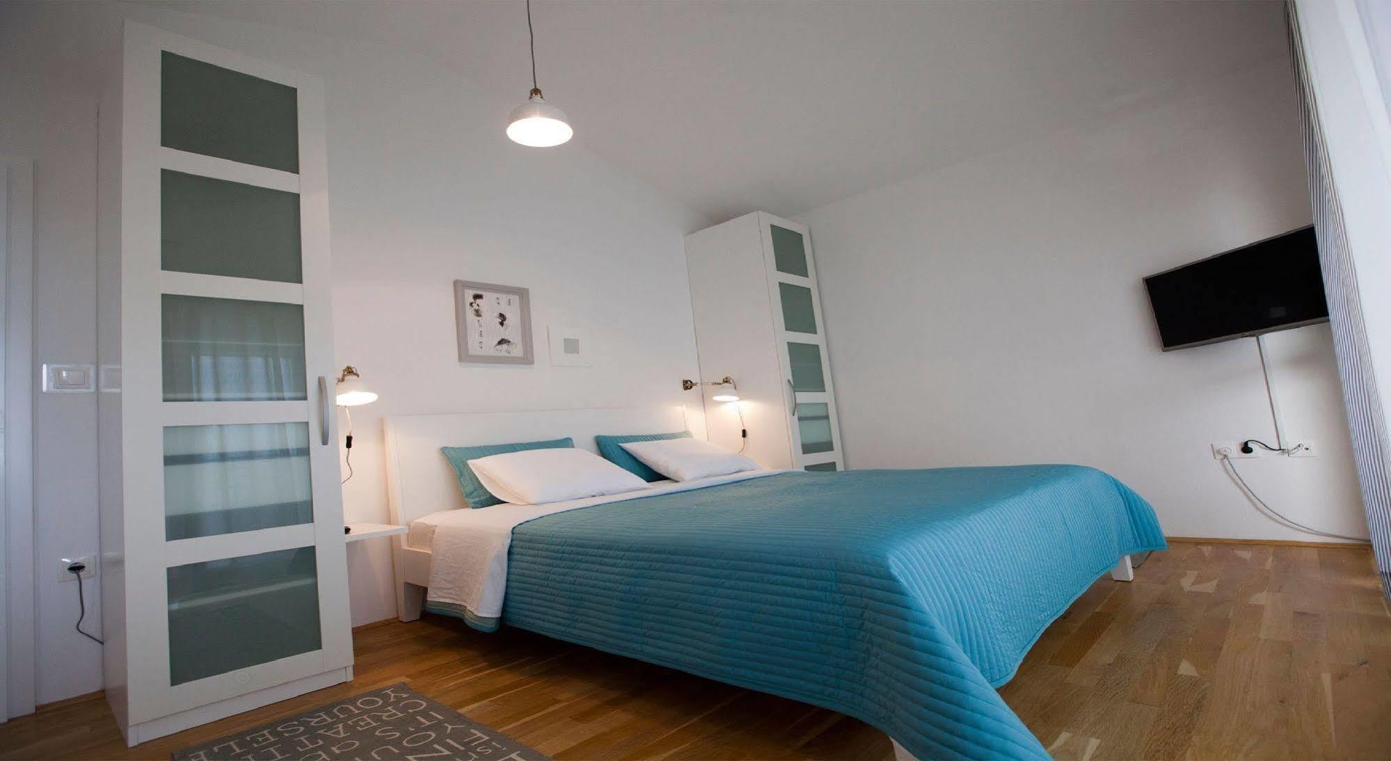 Apartments Roses Stobreč Екстериор снимка